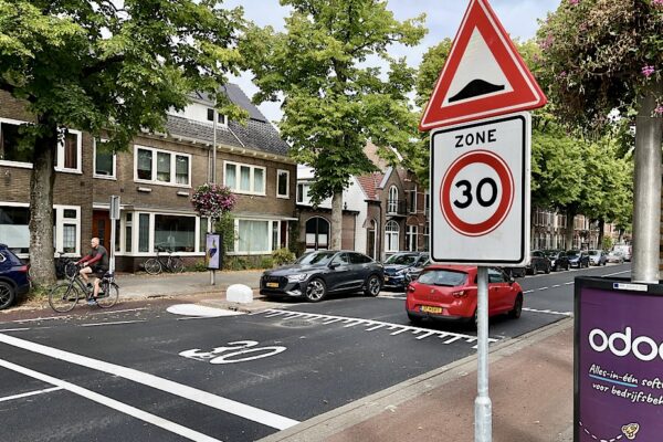 Ostadelaan 30 km/u