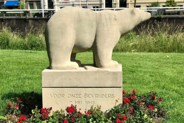 Polar Bear monument