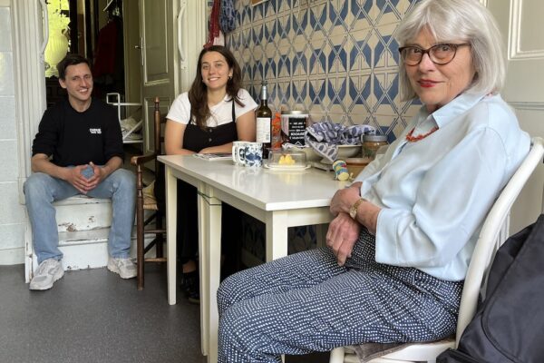 Neem iemand in huis!